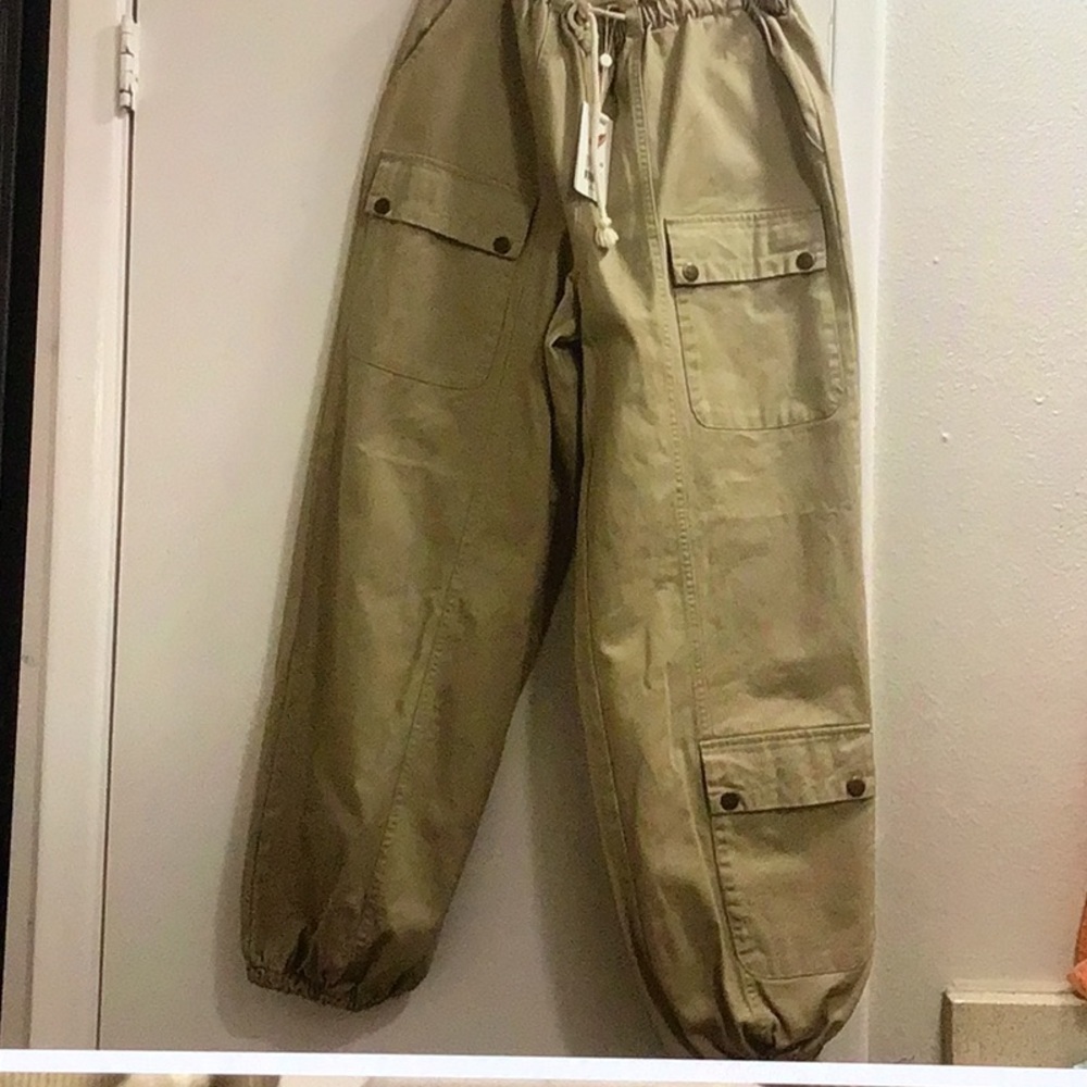 C$v. Chelsea.&. Violet cargo. Pants